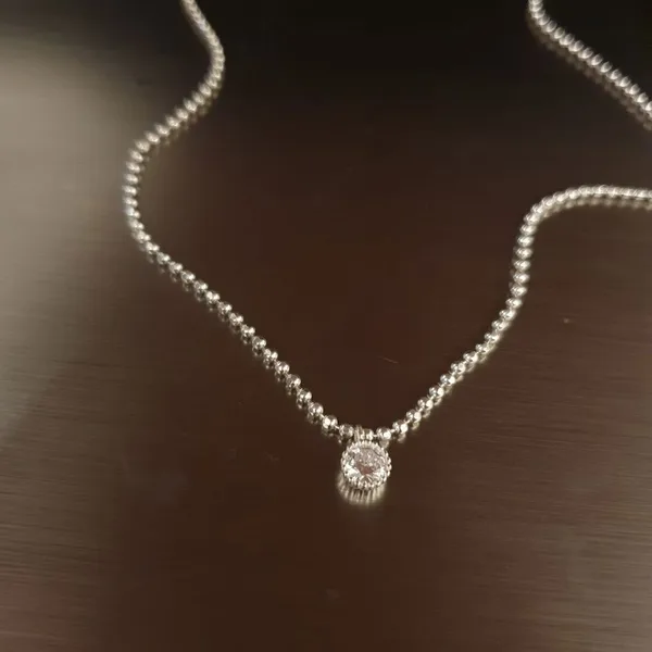 Minimalist Fashion Silver Pendant Necklace with Sparkling Crystal Design