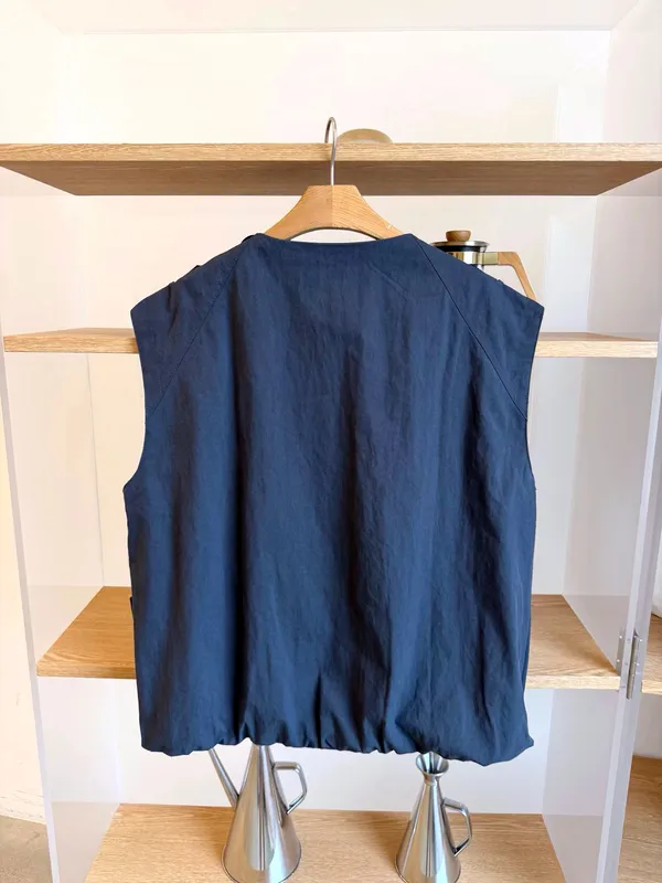 Stylish Women's Lightweight Vest Jacket - Perfect for Spring and Autumn