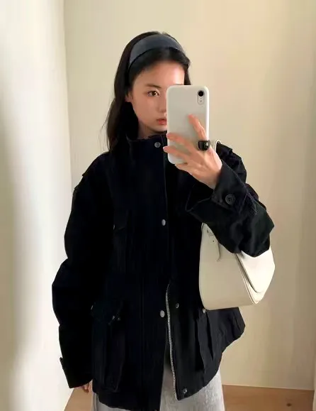 Stylish Black Women's Jacket - Comfortable and Versatile