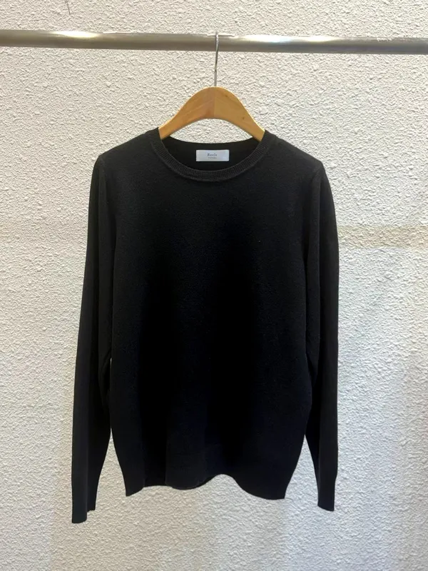 Stylish Black Women's Top - Comfortable and Versatile