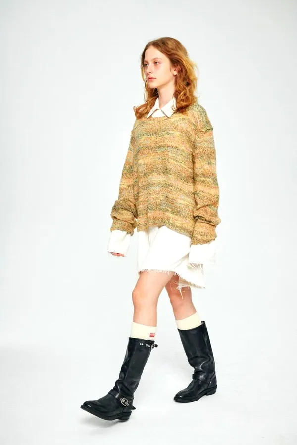 Stylish and Versatile Women's Top, Lightweight and Comfortable