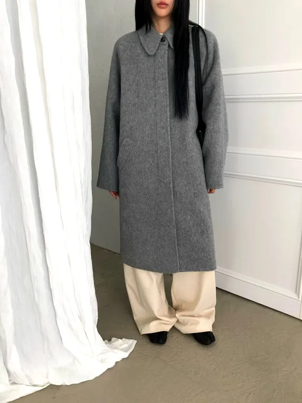 Elegant Gray Women's Coat, Warm and Fashionable