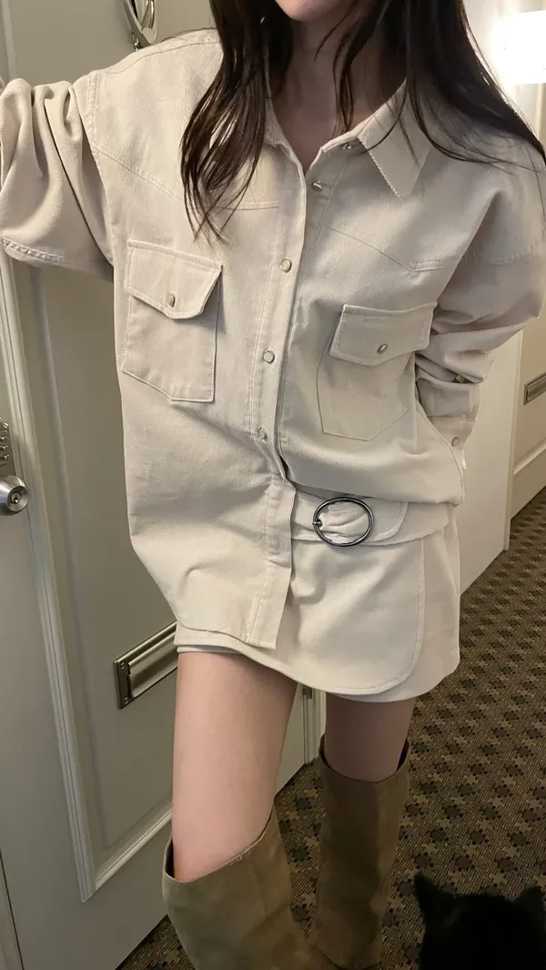 Minimalist Style Women's Shirt, Comfortable and Versatile for Spring and Autumn