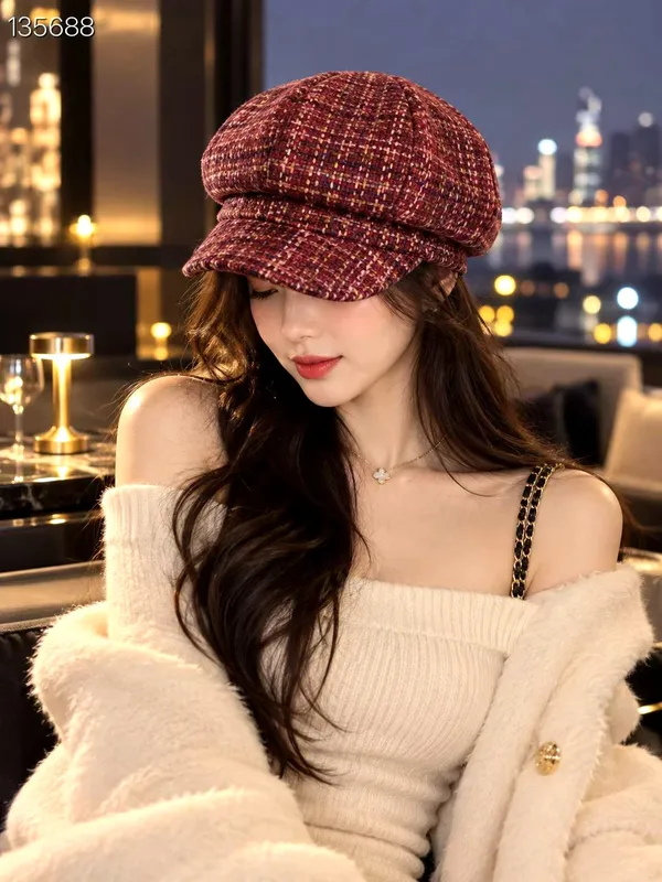 Stylish Women's Plaid Hat, Elegant and Versatile