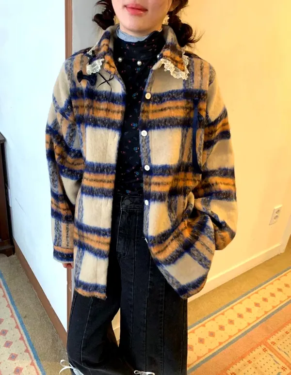 Stylish Plaid Women's Jacket - Warm and Comfortable