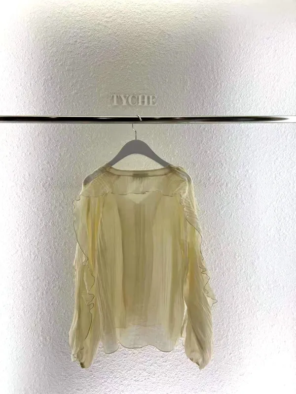 Lightweight and Flowing Women's Top with Elegant Lace Design