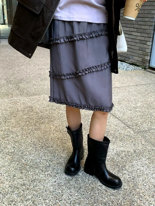 Elegant Layered Design Women's Skirt, Showcasing Fashion Charm