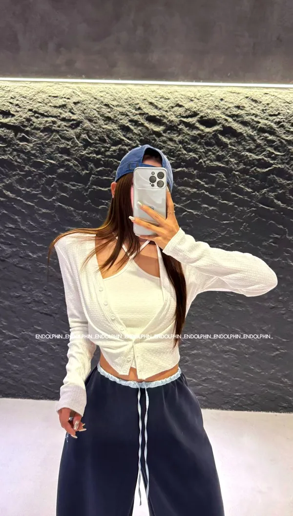 时尚百搭女装上衣，轻盈舒适，适合春夏