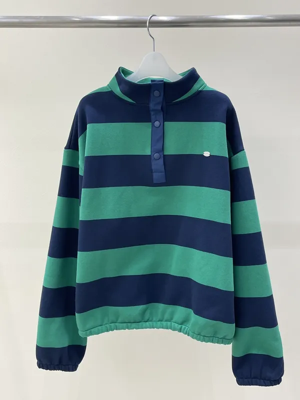 Stylish Striped Turtleneck Sweatshirt for a Comfortable Casual Look