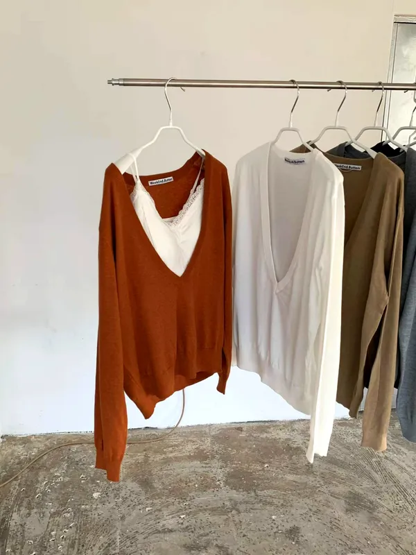 Essential Knit Sweater for Fall and Winter - Warm, Comfortable, and Stylish