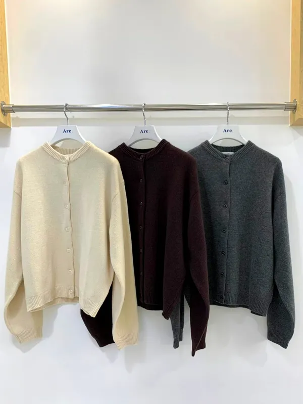 Cozy and Versatile Women's Knit Cardigan for Fall and Winter