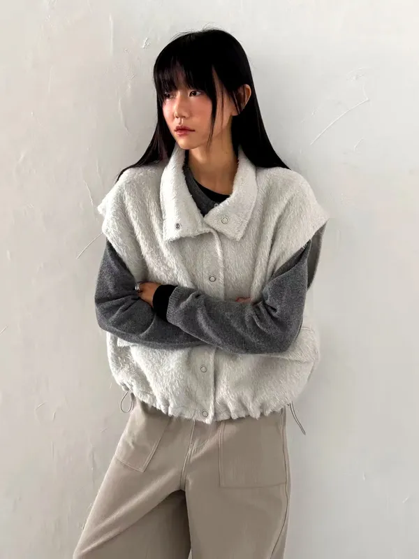 Stylish Women's Vest Jacket - Warm, Comfortable, and Versatile