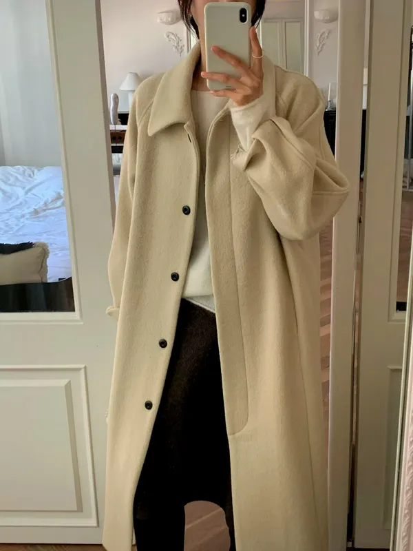 Elegant and Minimalist Women's Coat - Warm and Comfortable