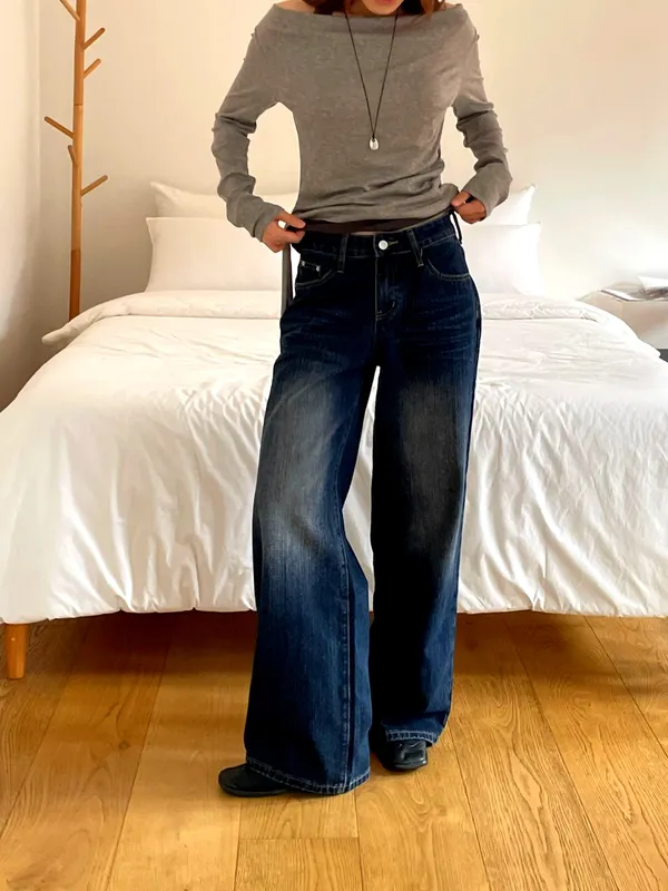 Stylish Loose Denim Jeans for a Casual Look
