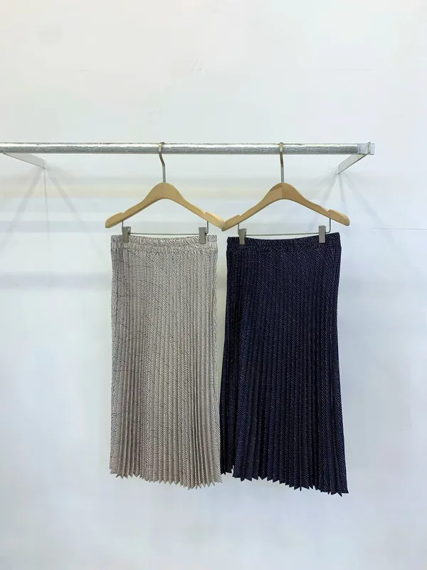 Chic Pleated Skirt - Elegance for Every Occasion