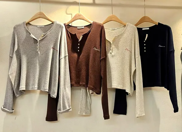 Comfortable and Versatile Women's Top, Effortlessly Showcasing Fashion Charm
