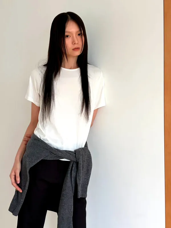Minimalist White T-Shirt, Comfortable and Versatile for Perfect Everyday Wear