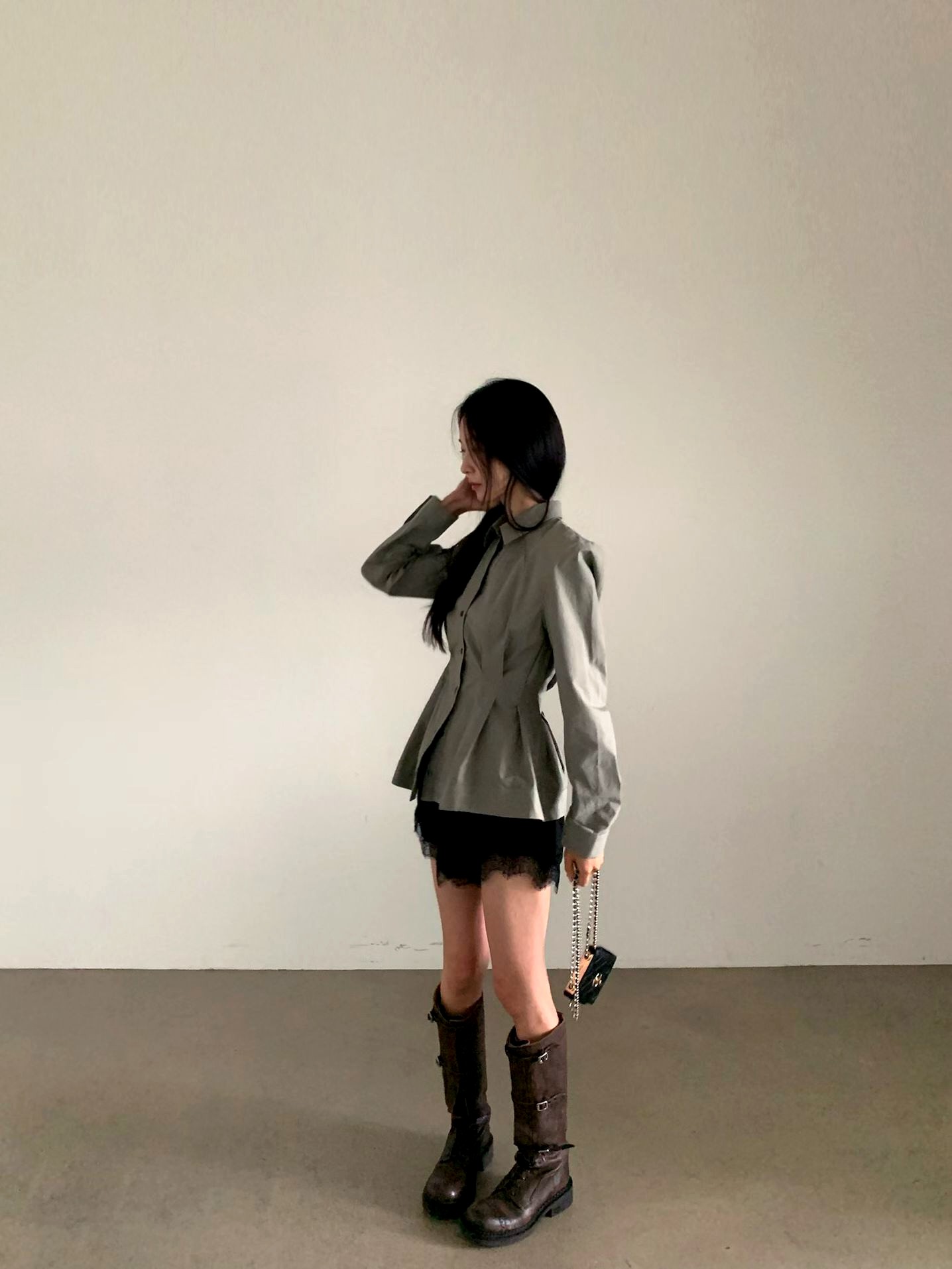 스타일리시 슬림핏 여성 탑, 우아한 매력 디자인