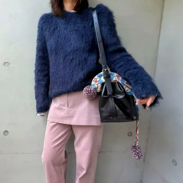 Stylish Plush Women's Top - Comfortable and Warm, Perfect for Pairing