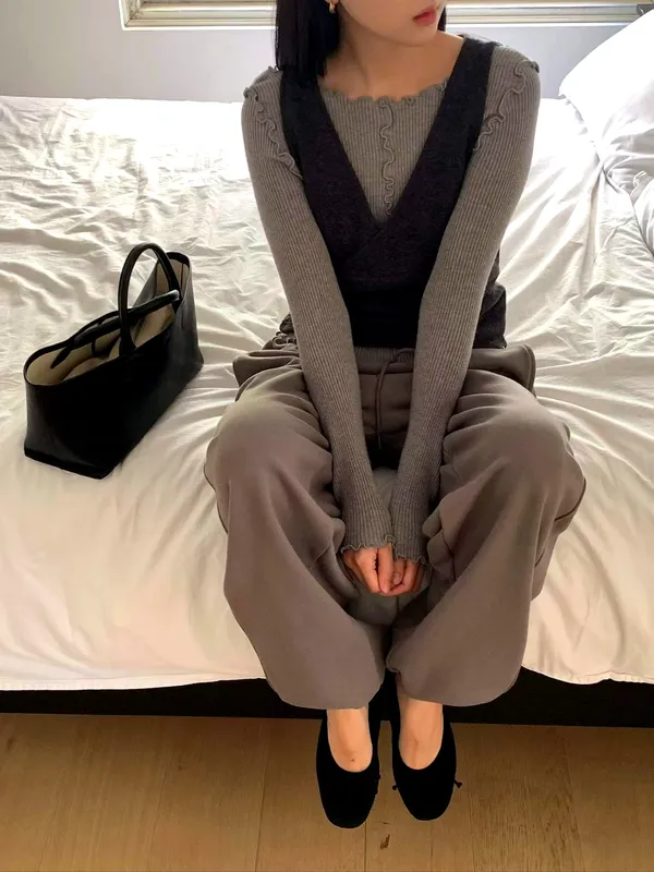 Stylish Women's Camisole, Elegant and Versatile for Spring and Autumn