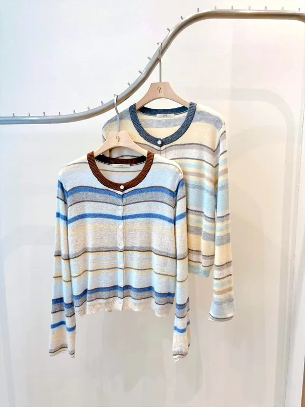 Stylish Striped Cardigan - Comfortable and Versatile for Spring and Autumn