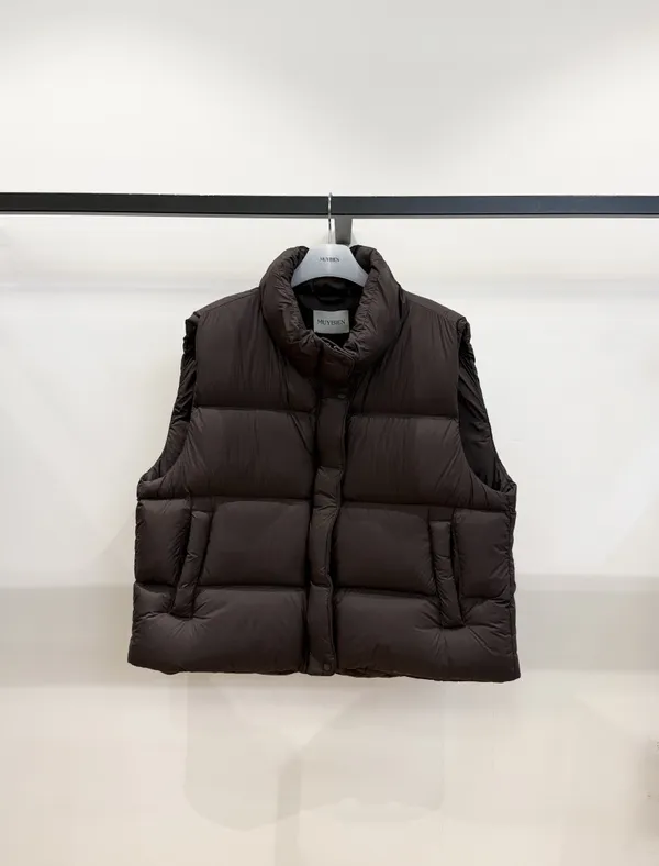 Stylish Warm Women's Vest, Lightweight and Comfortable