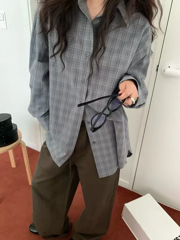 Stylish Plaid Women's Shirt - Comfortable and Versatile for Spring and Autumn