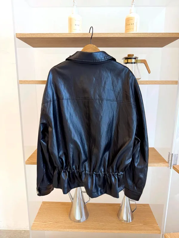 Stylish Black Women's Jacket - Elegant and Versatile