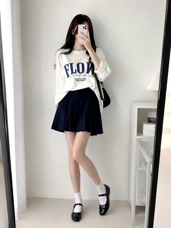 เสื้อยืดแขนยาวลายพิมพ์สไตล์มินิมอล - สบายและเข้ากันได้ง่าย, สินค้าใหม่
