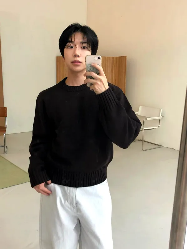 Stylish and Minimalist Men's Knitted Top, Comfortable and Versatile