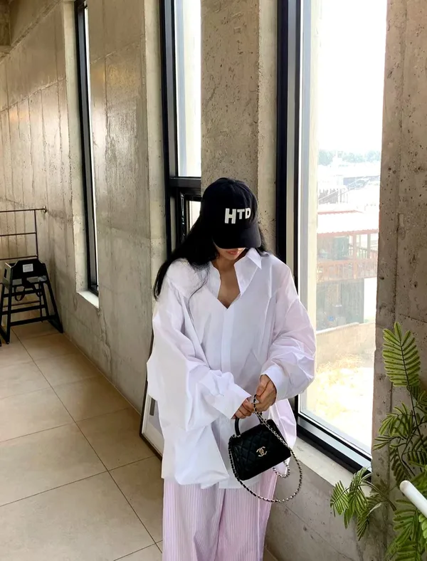Loose White Shirt for Women - Stylish and Versatile