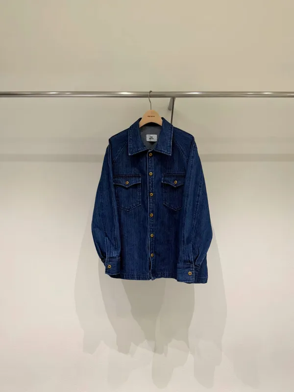 Classic Denim Jacket - Stylish and Versatile for Casual Wear