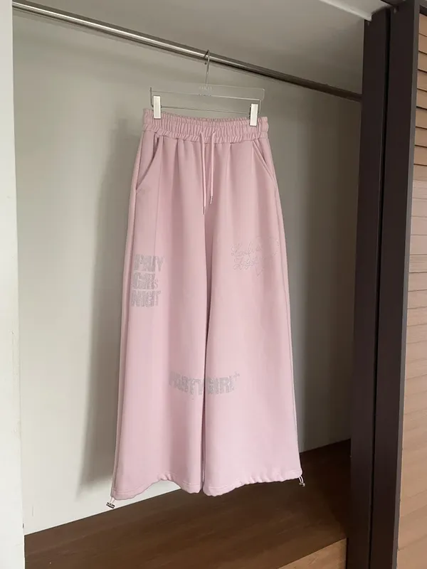 Trendy Loose Pink Sports Pants for a Comfortable Casual Look