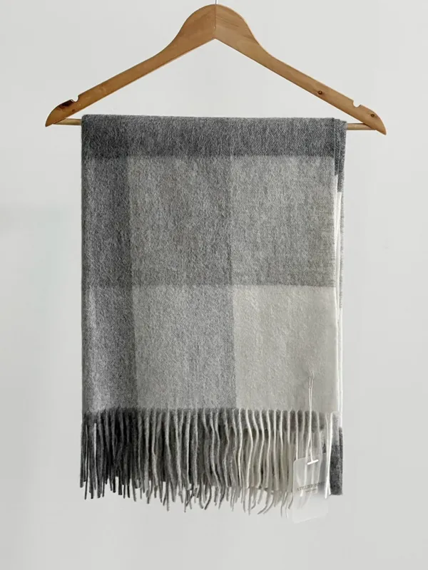 Classic Plaid Wool Scarf - Warm and Comfortable