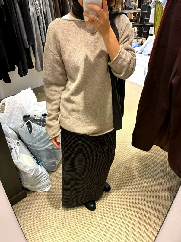 Minimalist Knitted Sweater, Comfortable and Versatile