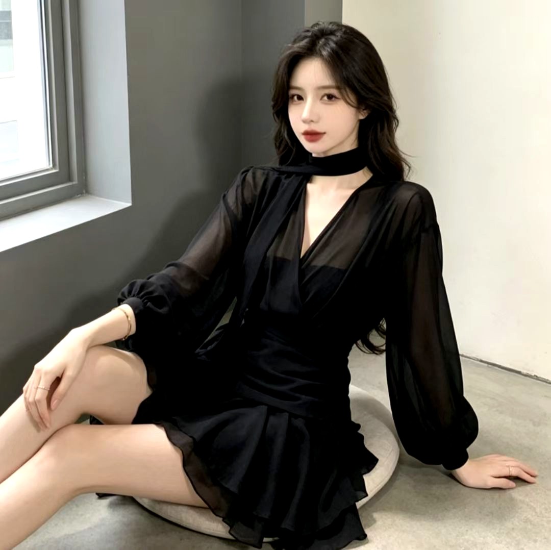 우아한 블랙 여성 드레스, 가볍고 통기성이 뛰어나며 완벽하게 몸매를 드러냅니다
