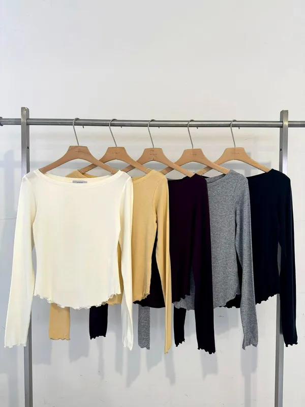Fashionable and Comfortable Women's Top, Perfect for Various Outfits