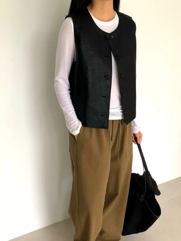 Stylish Minimalist Women's Vest Jacket, Versatile Black Design