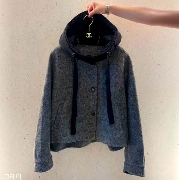 Stylish Gray Women's Coat - Comfort and Warmth for Perfect Pairing