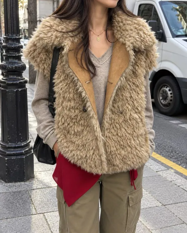Fashionable Women's Outer Vest, Soft and Comfortable, Perfect for Autumn and Winter