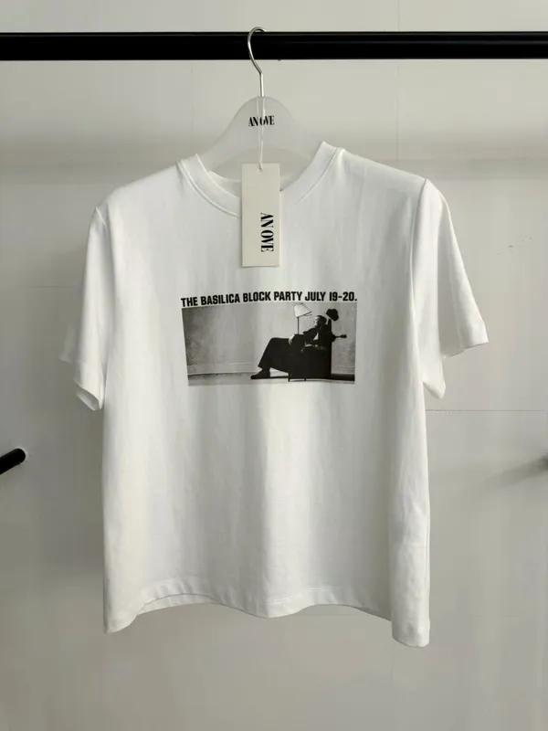 Minimalist Style Printed White T-Shirt, Comfortable and Versatile