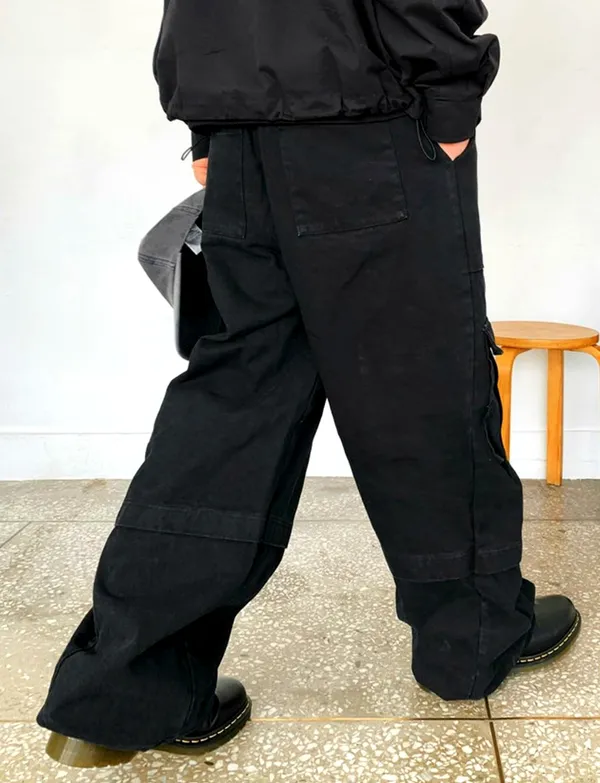 Fashionable Loose Black Cargo Pants - Comfortable and Versatile
