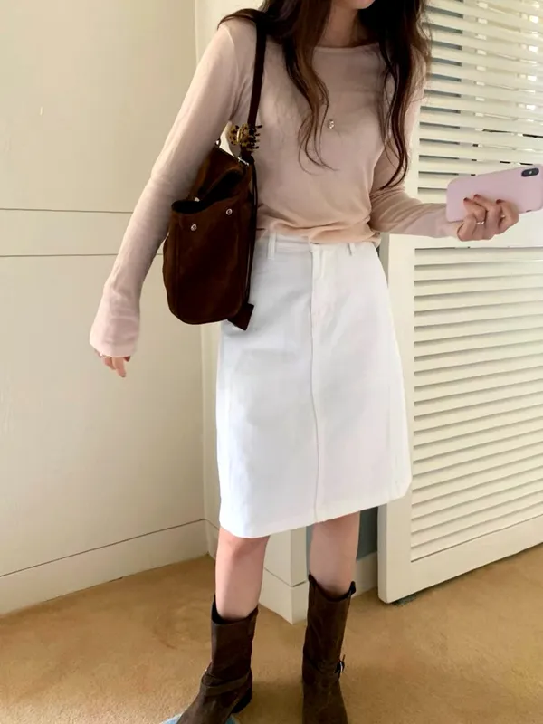 เดรสสีขาวเรียบง่ายและหลากหลาย สไตล์สดใส