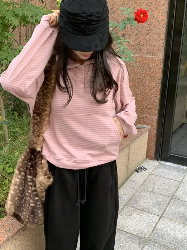 Casual striped sweatshirt, warm and comfortable