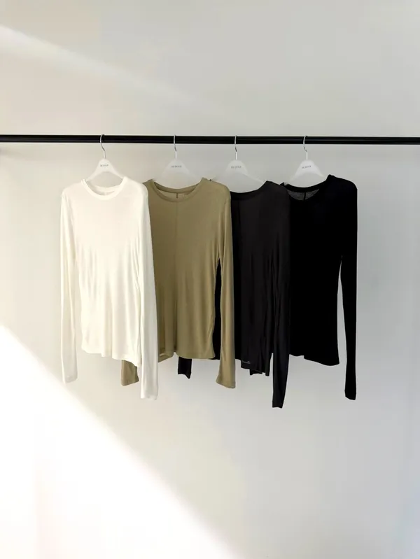 Minimalist Comfortable Women's Long Sleeve T-Shirt, Perfect for Various Occasions