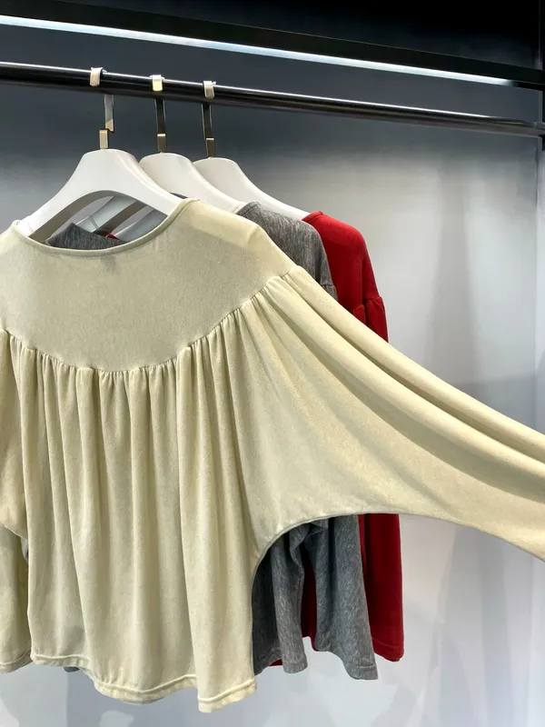 Trendy Loose Women's Top - Comfortable and Versatile