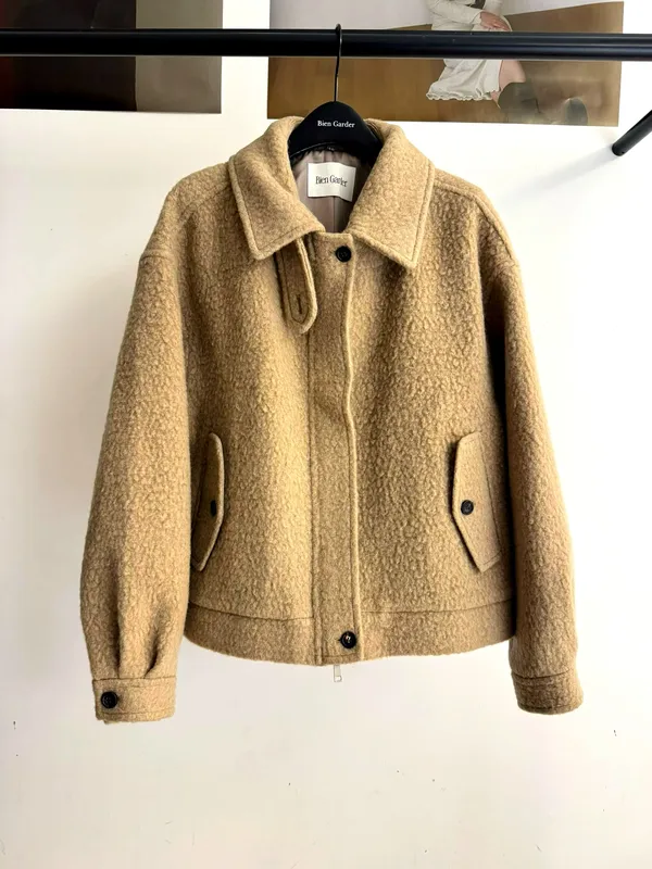 Stylish and Elegant Women's Faux Fur Coat - Warm and Comfortable
