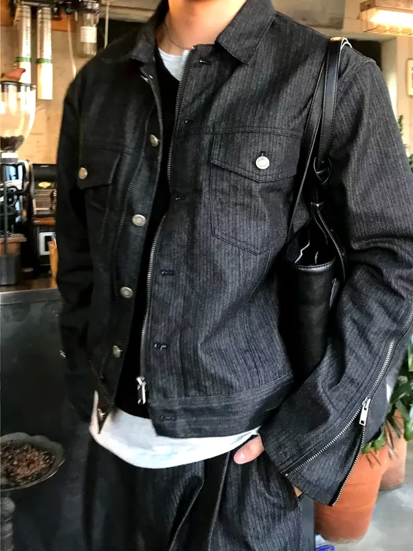 Stylish Men's Denim Jacket, Casual and Versatile