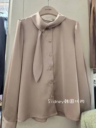 Elegant and Chic Silk Shirt, Perfect for Work and Leisure