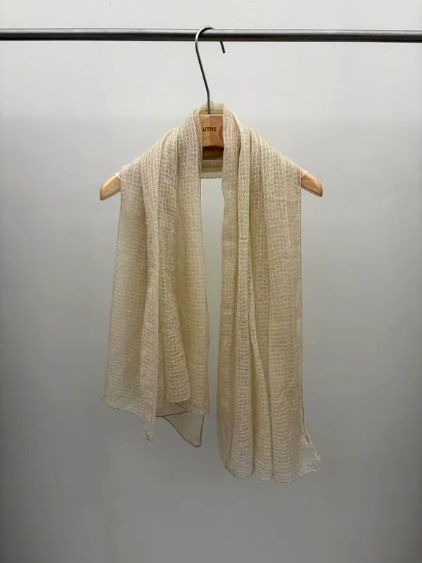 Lightweight and Breathable Women's Scarf, Elegant and Fashionable